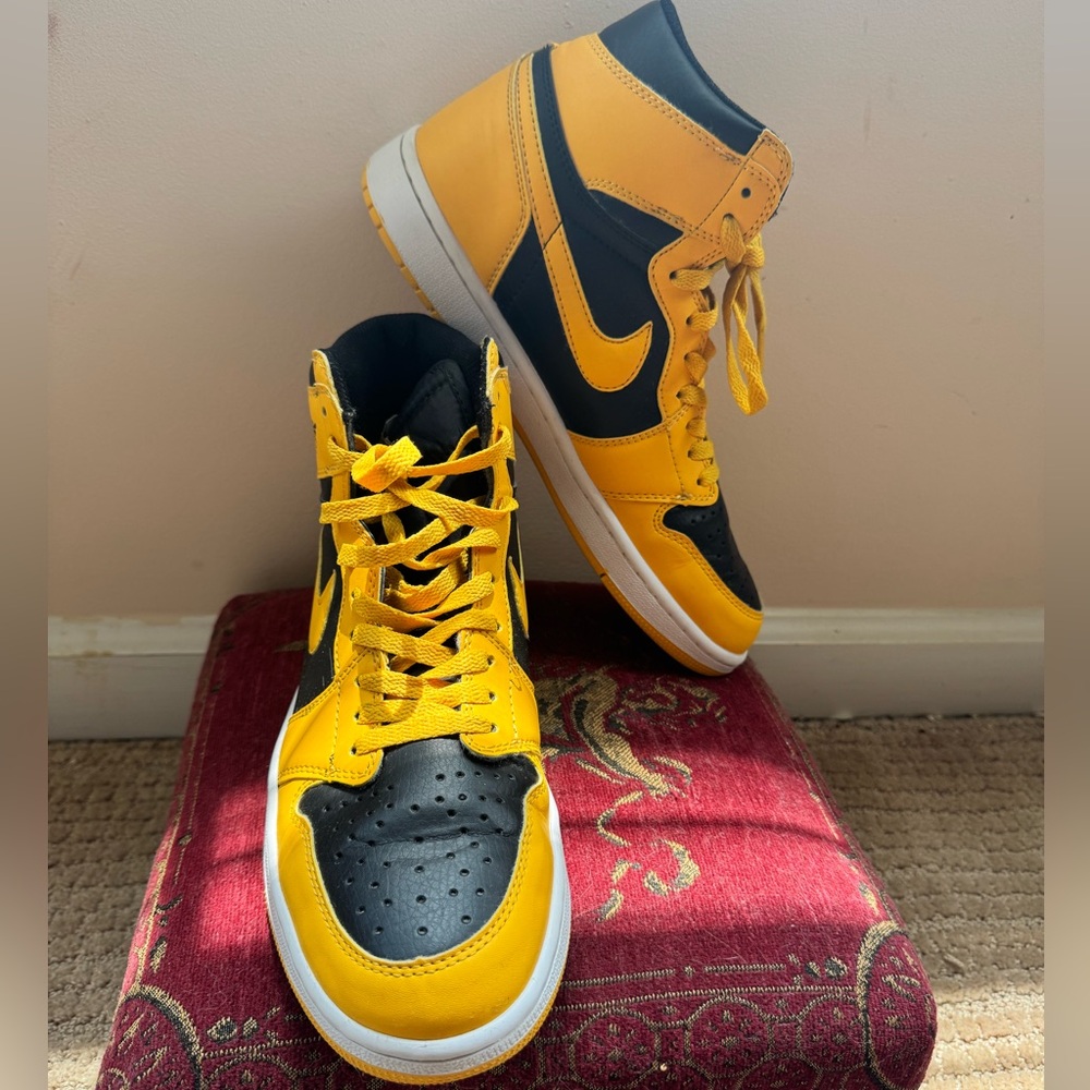 Nike Retro OG Pollen EUC size 10m